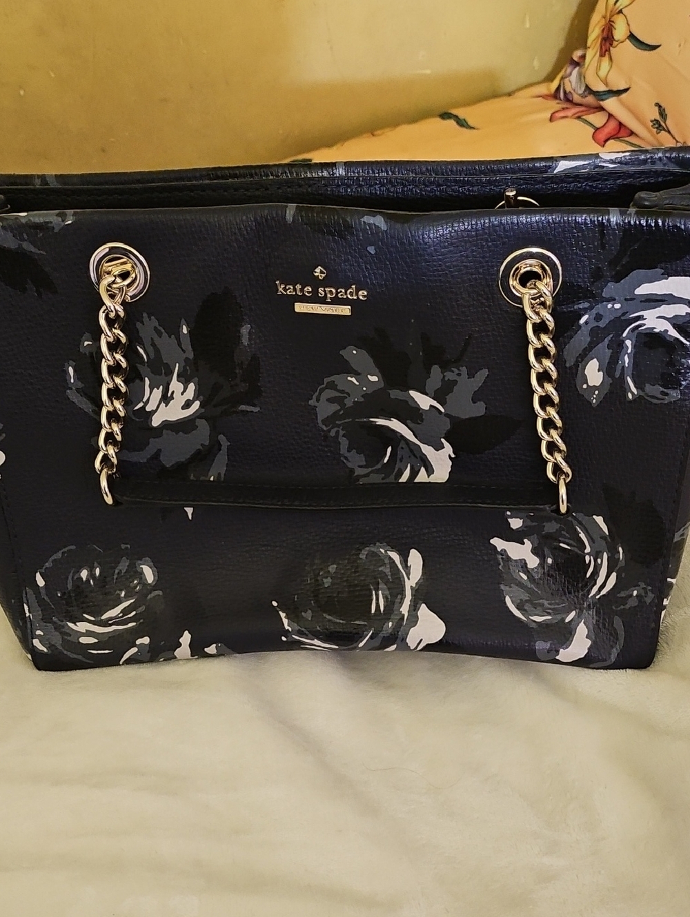 kate spade Black Floral Chain-Hadle Tote with Gold Hardware.  *long Sttap Lost